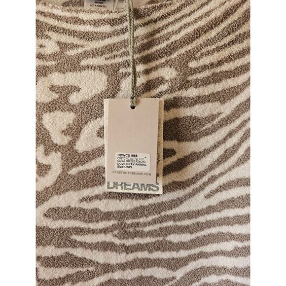 Barefoot Dreams Cozychic Ultra lite plus size poncho leopard gray white new - Picture 3 of 7